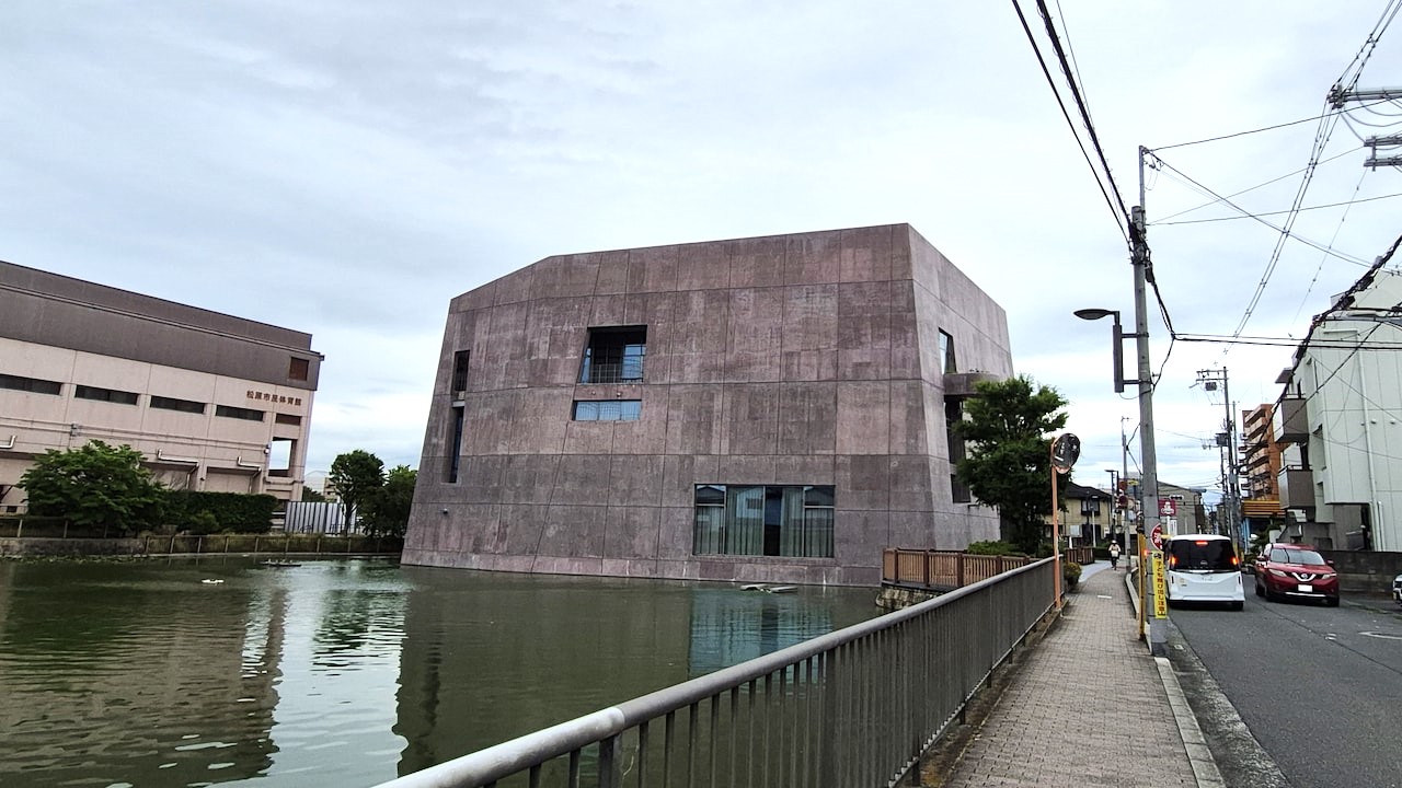 松原市民松原図書館
