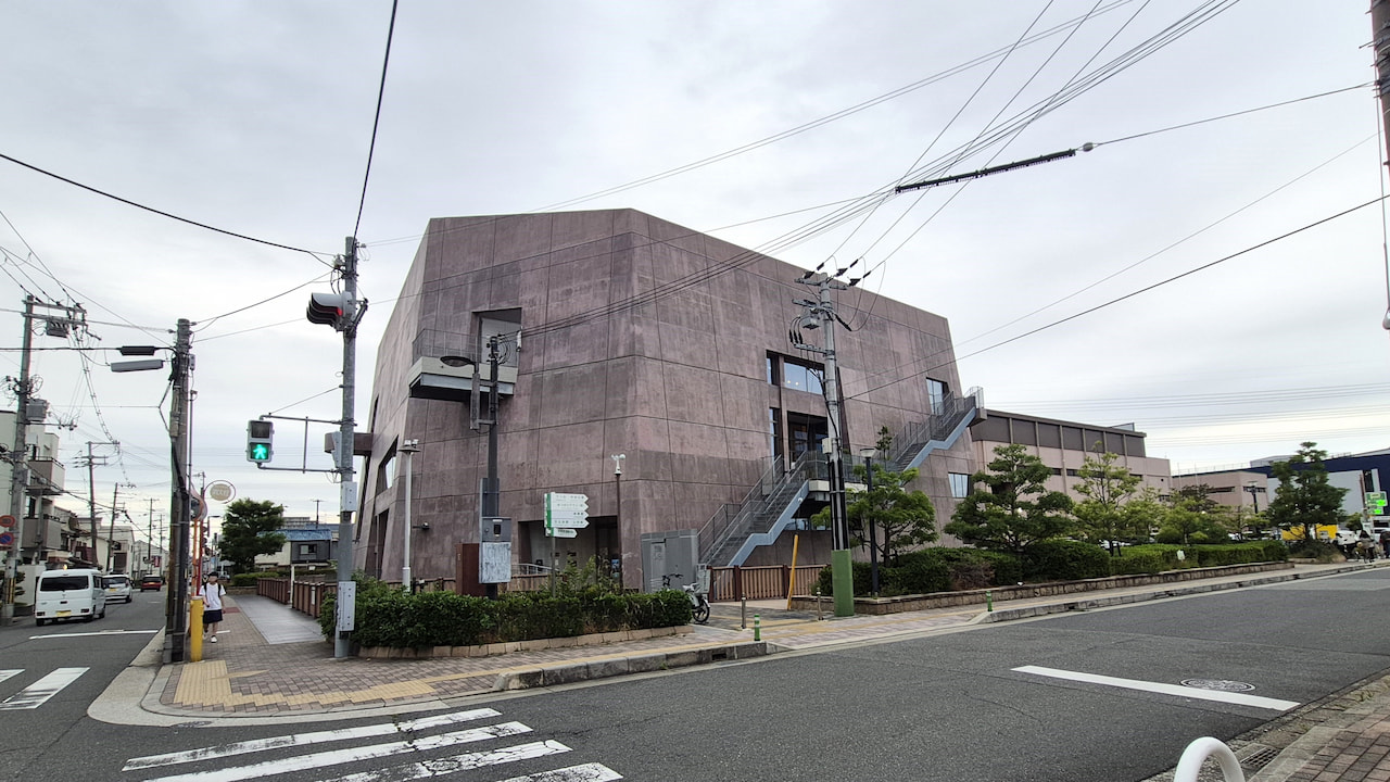 松原市民松原図書館