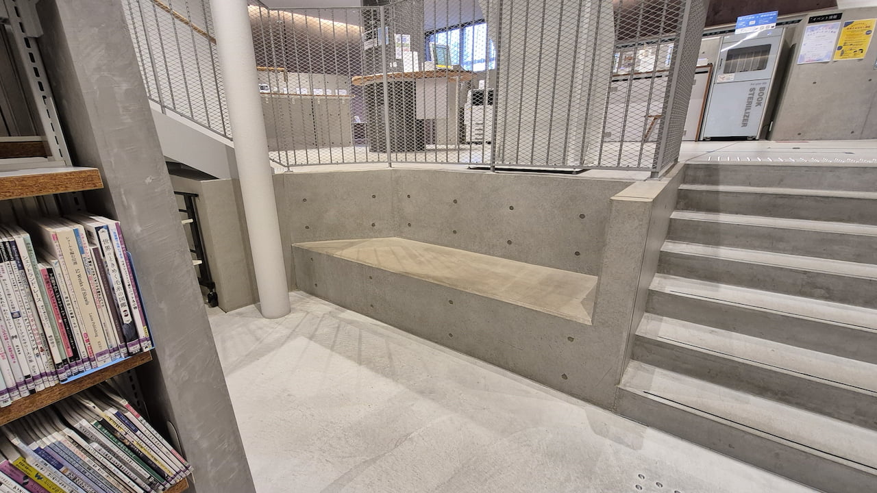 松原市民松原図書館