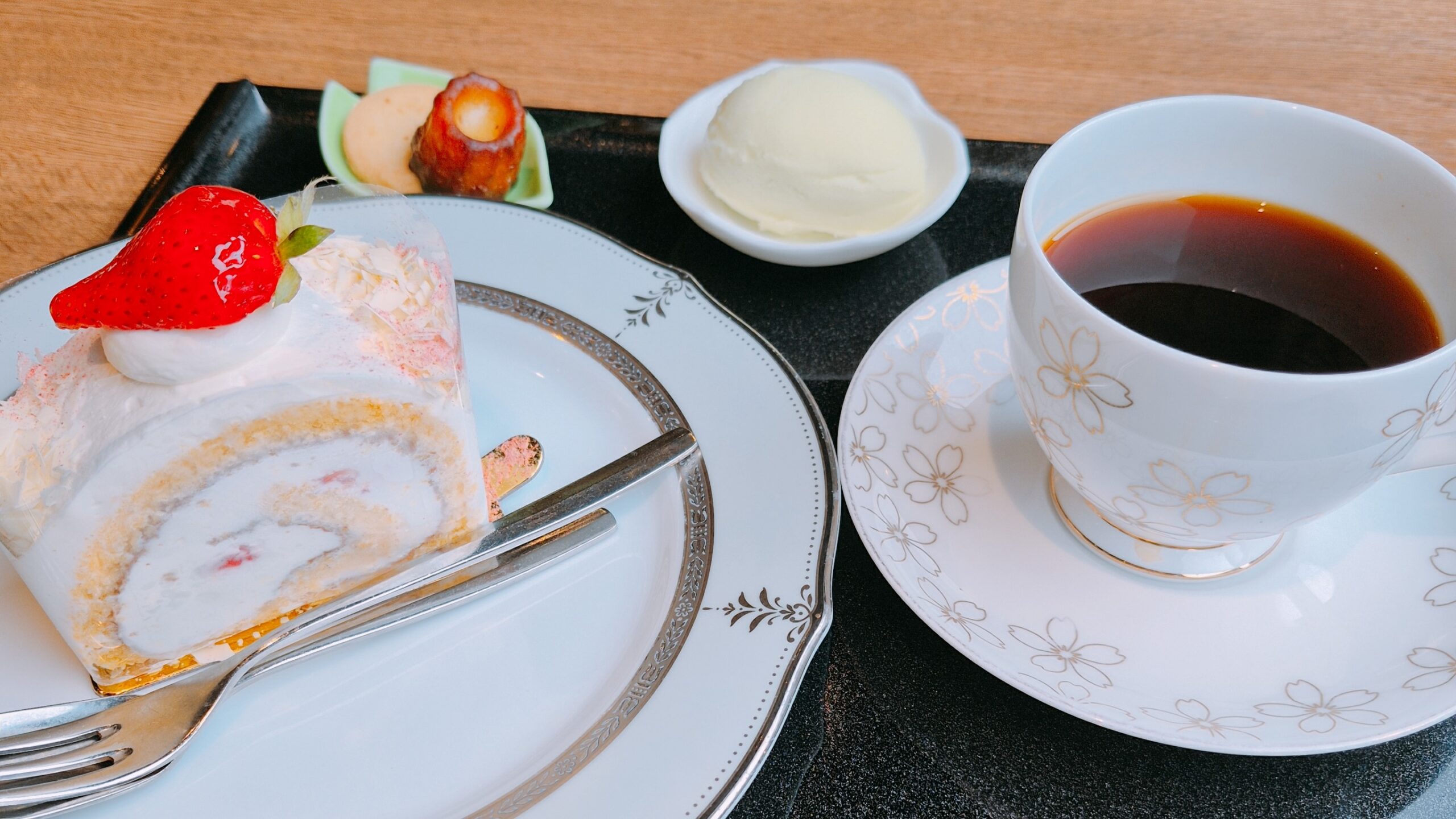 桜珈琲松原店のケーキセット